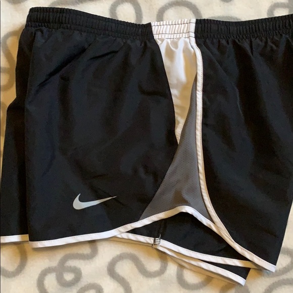 Nike black athletic shorts - Picture 3 of 4
